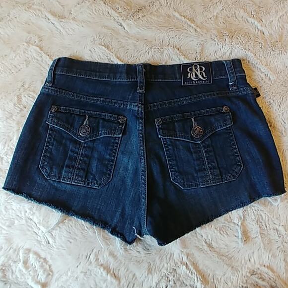 Rock & Republic Stinger Cutoff Denim Shorts Sz. 6 - Picture 2 of 3